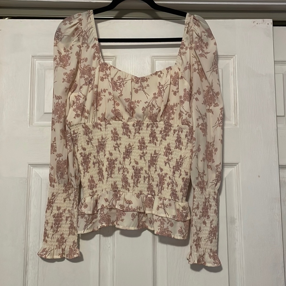 Size L pink and white flower blouse